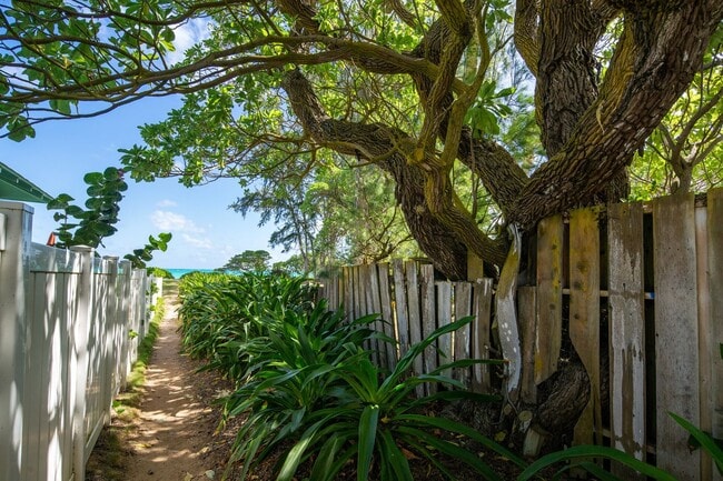 Photo - Fully furnished beach-side studio includes...