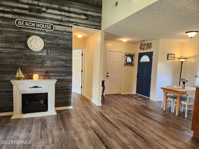 Photo - 105 Huntmaster Ct