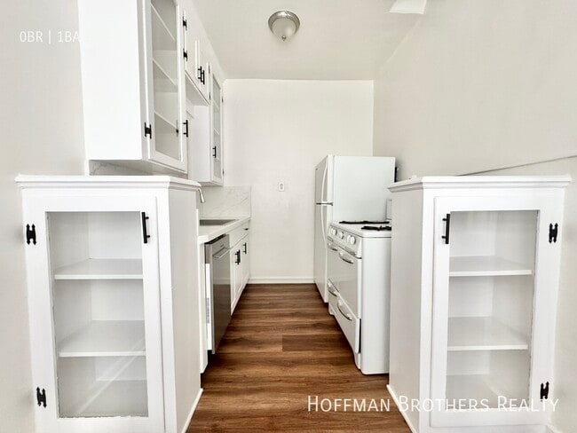 Photo - 800 N Las Palmas Ave Unidad 101