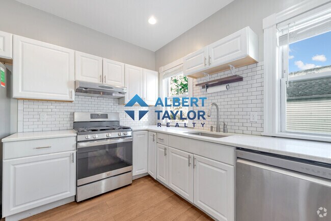Building Photo - 35 Faneuil St Unit 1 Rental