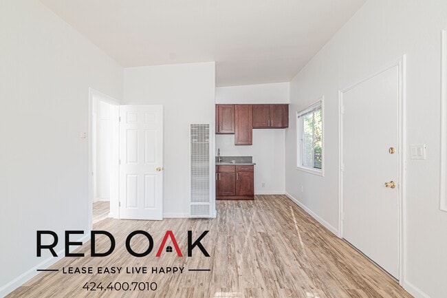 Photo - 4241 Van Horne Ave Unit 5