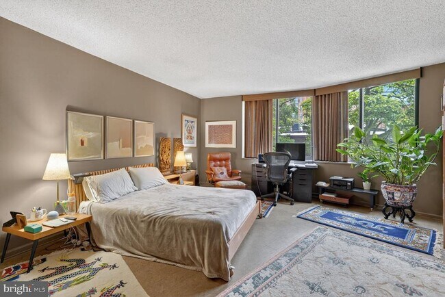 Photo - 2555 Pennsylvania Ave NW