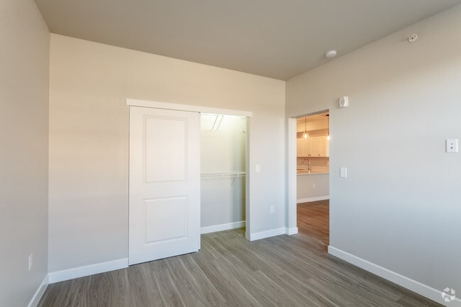 1BR, 1BA - The Railway