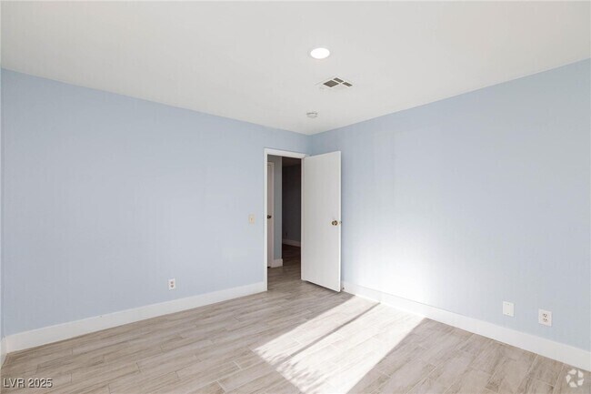 Building Photo - 6623 W Tropicana Ave Unit 102 Rental