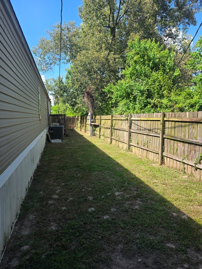 Photo - 410 Brown St