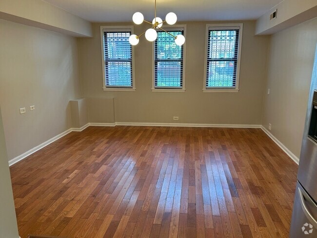 Building Photo - 2634 N Talman Ave Unit GARDEN Rental