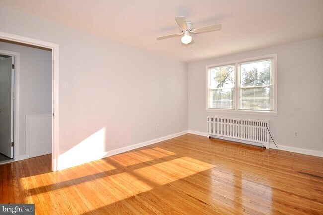 Photo - 8037 Pine Rd