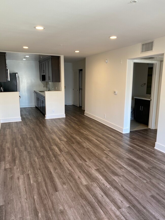Photo - 3861 Vinton Ave Unit 205