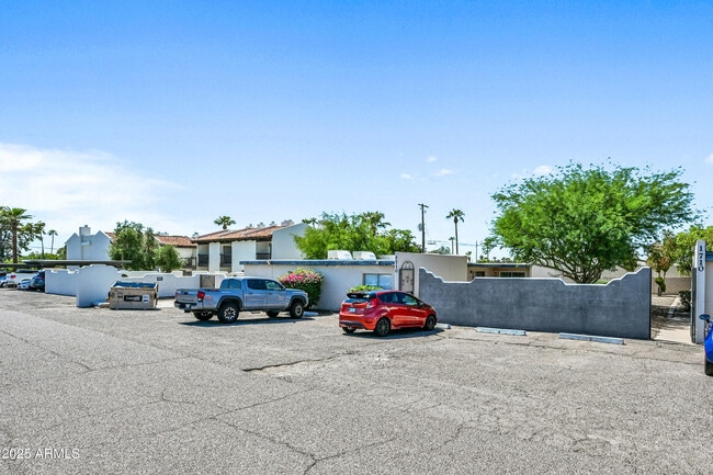 Building Photo - 1710 E Ocotillo Rd Unit B Rental