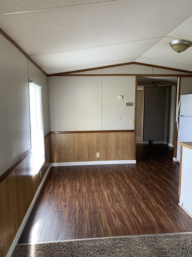 Photo - 205 Tyler St