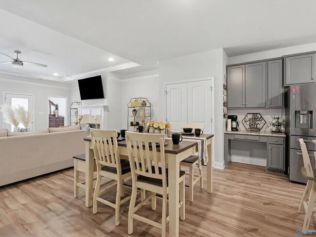 Photo - 122 Hutchinson Rd