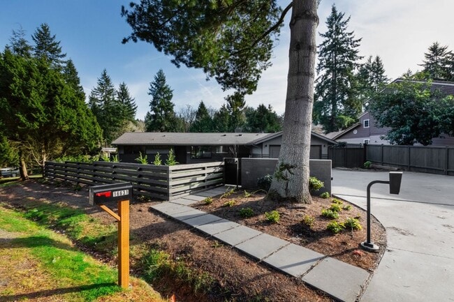 Photo - 3Bd/1.75Ba Shoreline Home