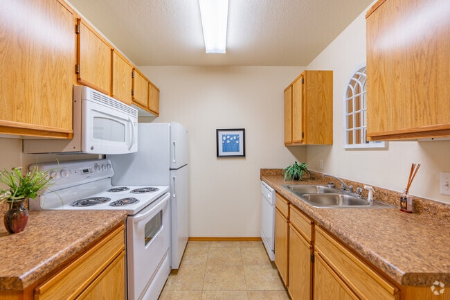 1BR, 1BA - 650SF
