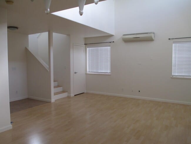 Photo - 95-1007-1007 Puuanu St