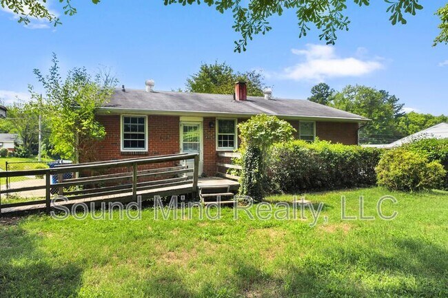 Photo - 819 Hadley Rd