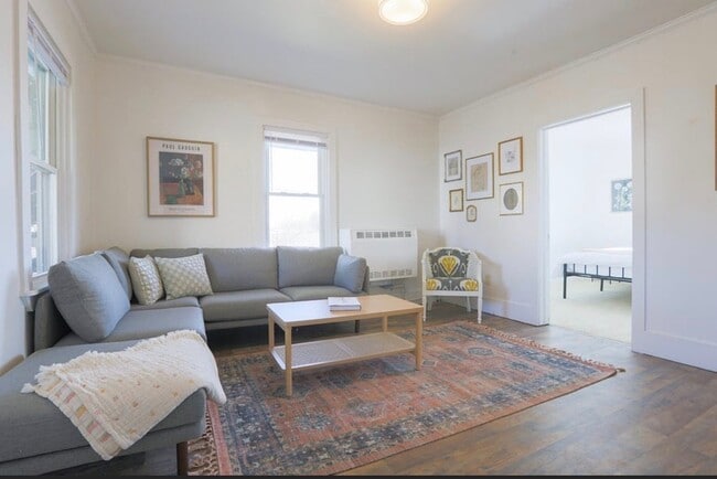Building Photo - 58 E Spring St