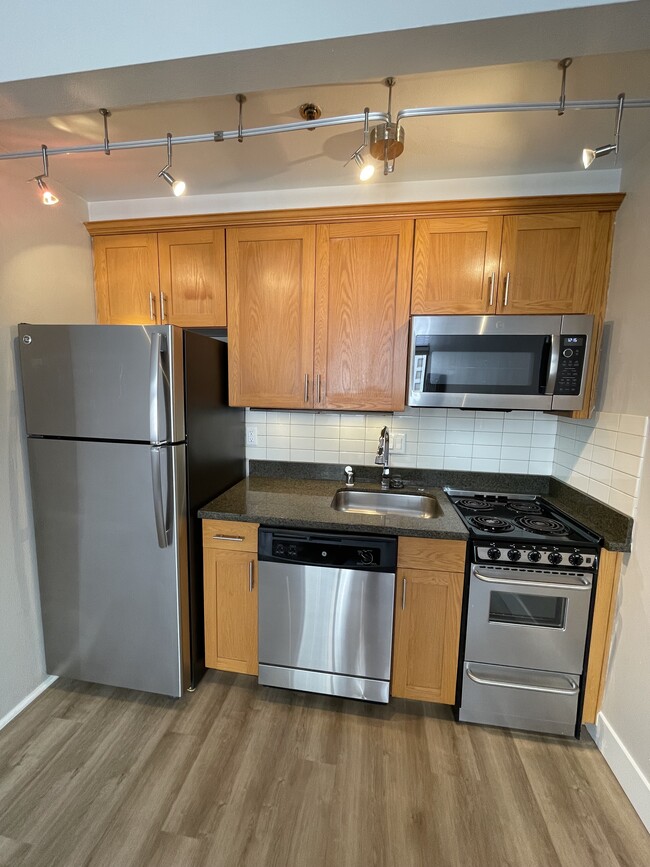 Studio 396SF - Kitchen