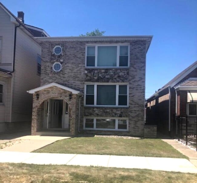 Building Photo - 6212 S Major Ave Unit 2