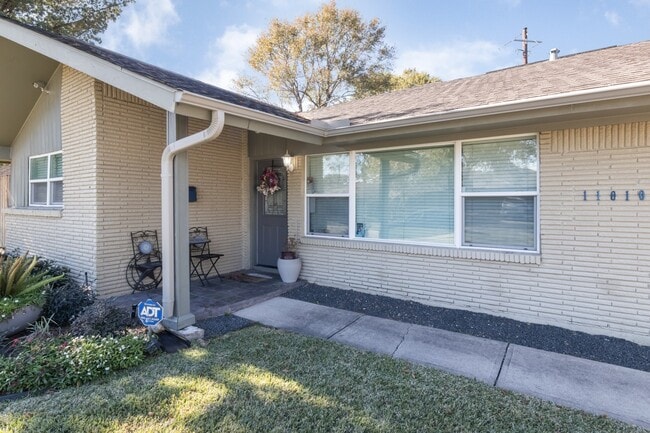 Photo - 11010 Cedarhurst Dr