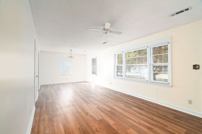 Photo - Cozy Living in Goose Creek!