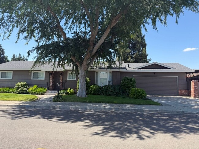 Photo - 3 Bedroom 2 bath with Rv Parking