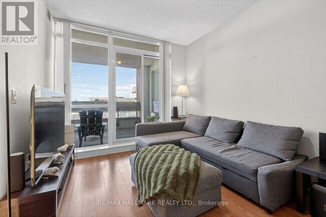 Photo - 830 Lawrence Ave W Unité 208