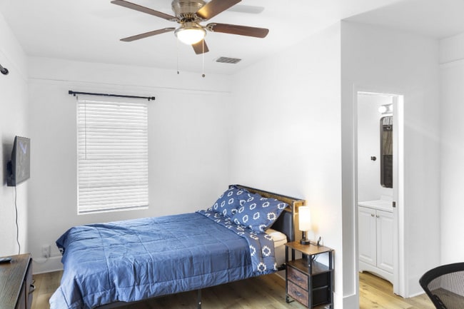 Building Photo - 518 N Ohio Ave Unit B Rental