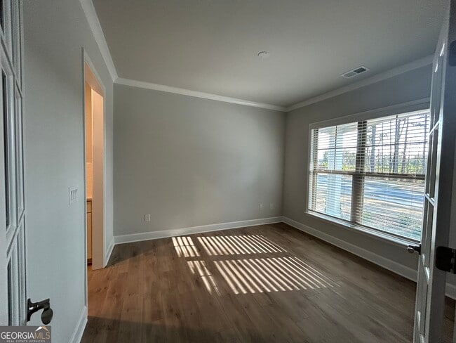 Photo - 450 Bandon Wy