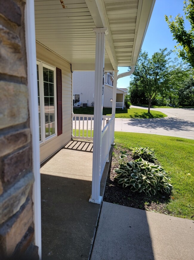 Photo - 2900 SE Glenstone Dr