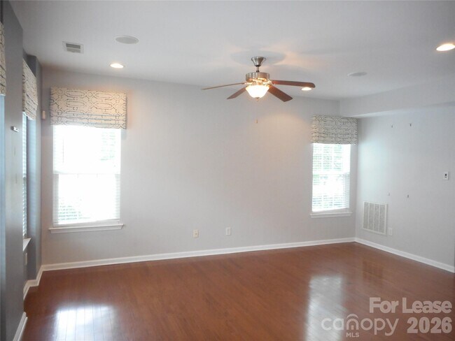 Photo - 7704 Sweet Fern Way