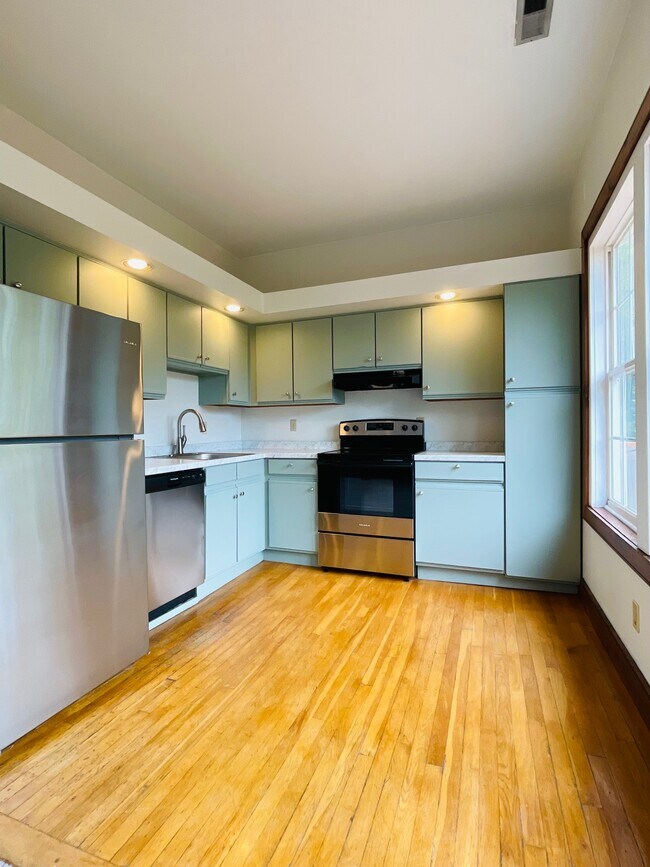Building Photo - 543 Klotter Ave Unit #3 Rental