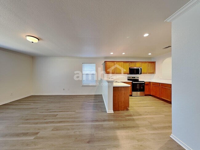 Photo - 532 Winbridge Ln