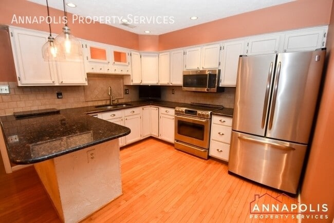 Photo - 714 Old Love Point Rd