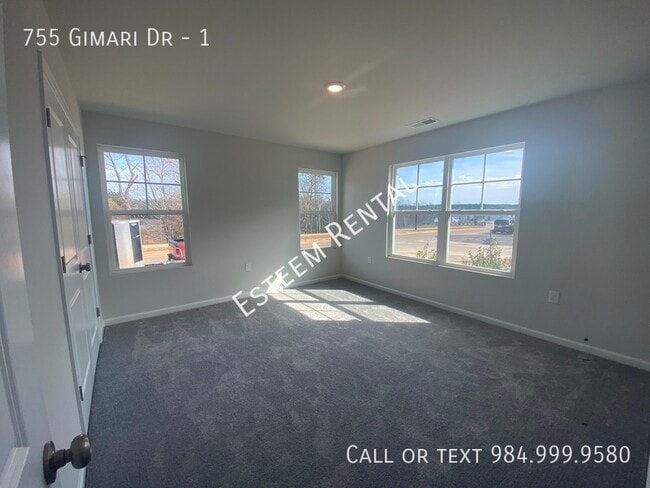 Photo - 755 Gimari Dr