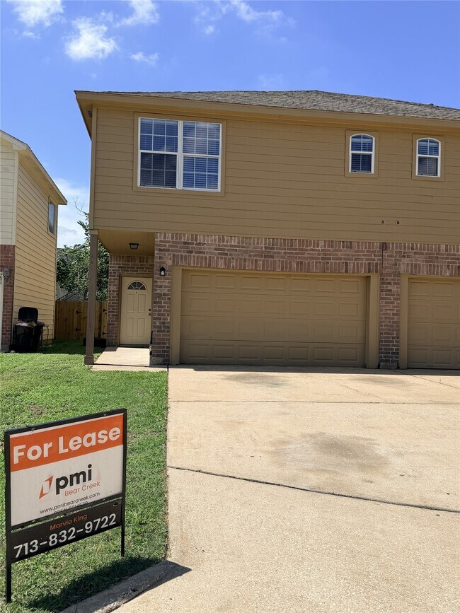 Building Photo - 6407 Waldron Dr Unit A