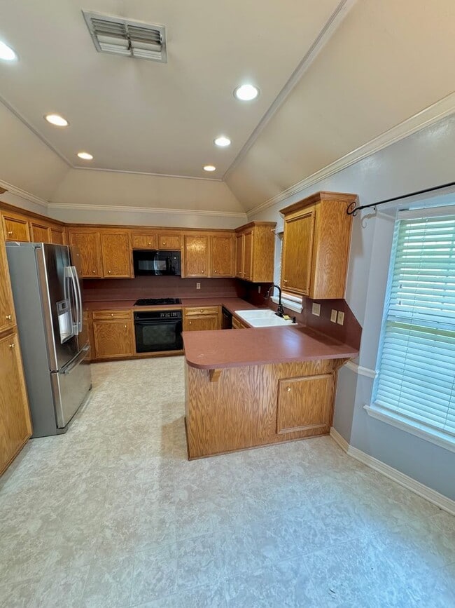 Photo - Great 3 bedroom, close to everything