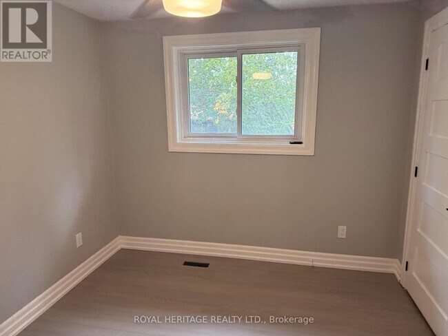 Photo - 286 Lorindale Dr