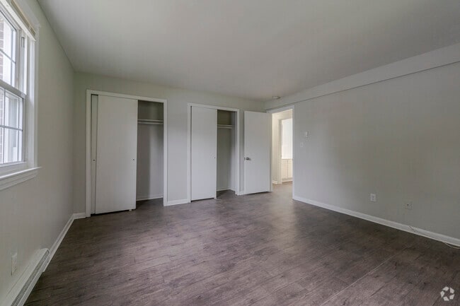 2BR, 1BA - Primary Bedroom