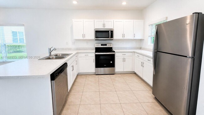Photo - 334 NE 1st St