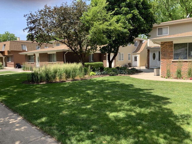 261 Monroe St. TJC Apartments - Wilson Pl. / Monroe St. Rental