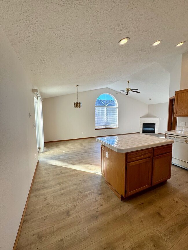 Photo - 4 Bedroom, 2 Bath House on Quiet Cul-de-sac