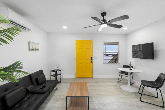 Photo - 1824 Lake St Unit 3
