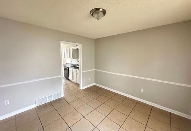 Photo - MOVE IN READY NOW!!’