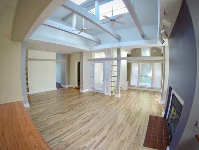 Photo - 5444 Claybourne St Unit Apt #2