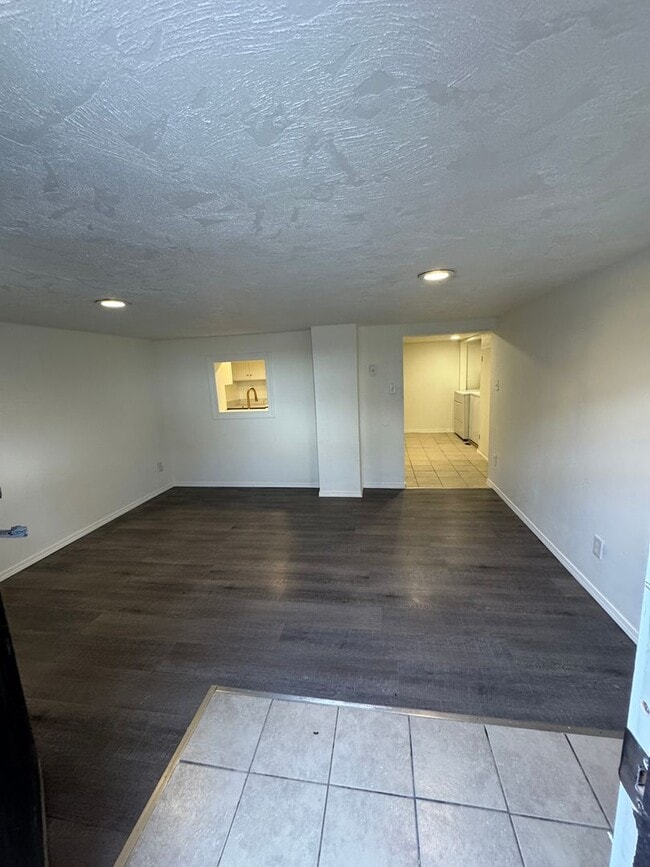 Building Photo - 3 bed/ 1 bath basement apartment
