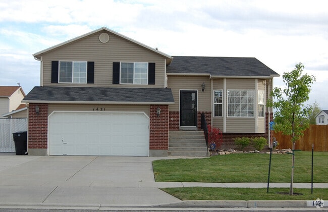 Building Photo - 1421 W 2100 S Rental