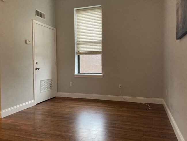 Photo - 1203 N W Ave Unidad 102