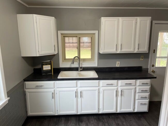 Photo - 751 Vine Ave