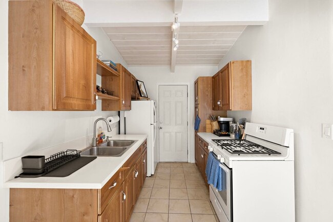 Photo - 139 W Canada Unit #B