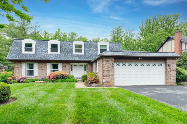 Photo - 820 Ridge Dr House